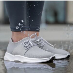 EUC Vessi Women’s Everyday Sneakers Size 10